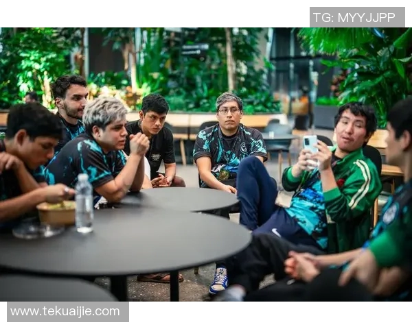 深度探讨黄强在DOTA2世界中的成长与挑战之路